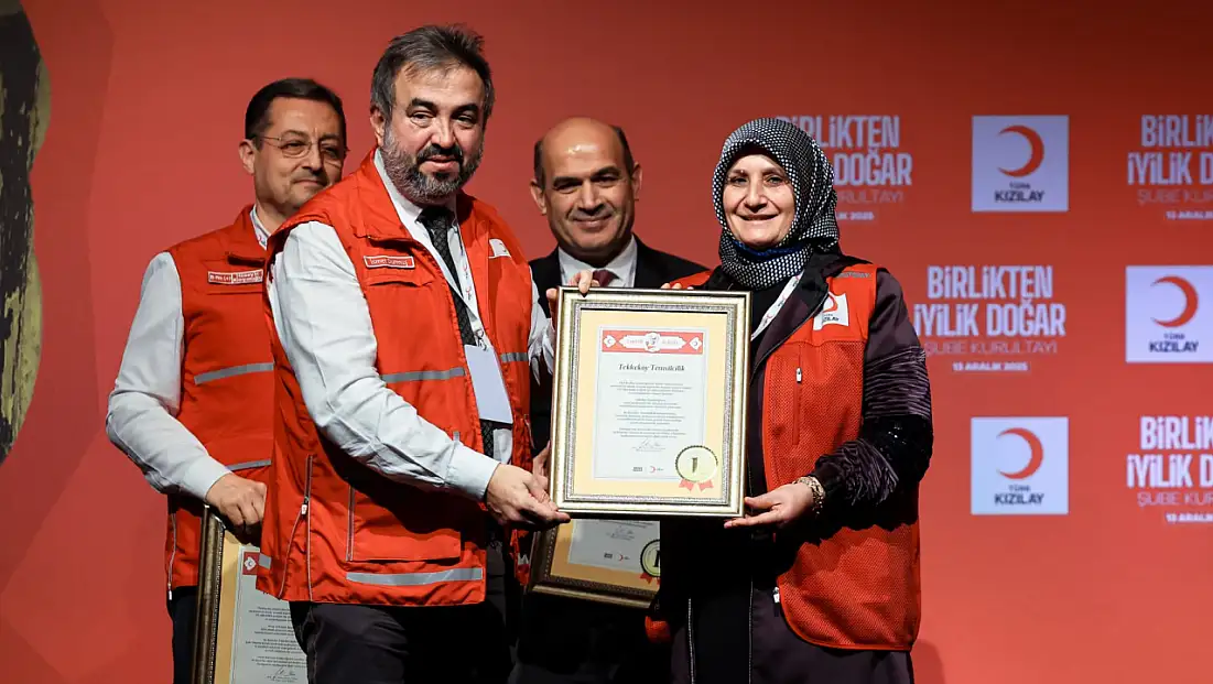 Tekkeköy Kızılay’ı Performansta Türkiye 1.si oldu