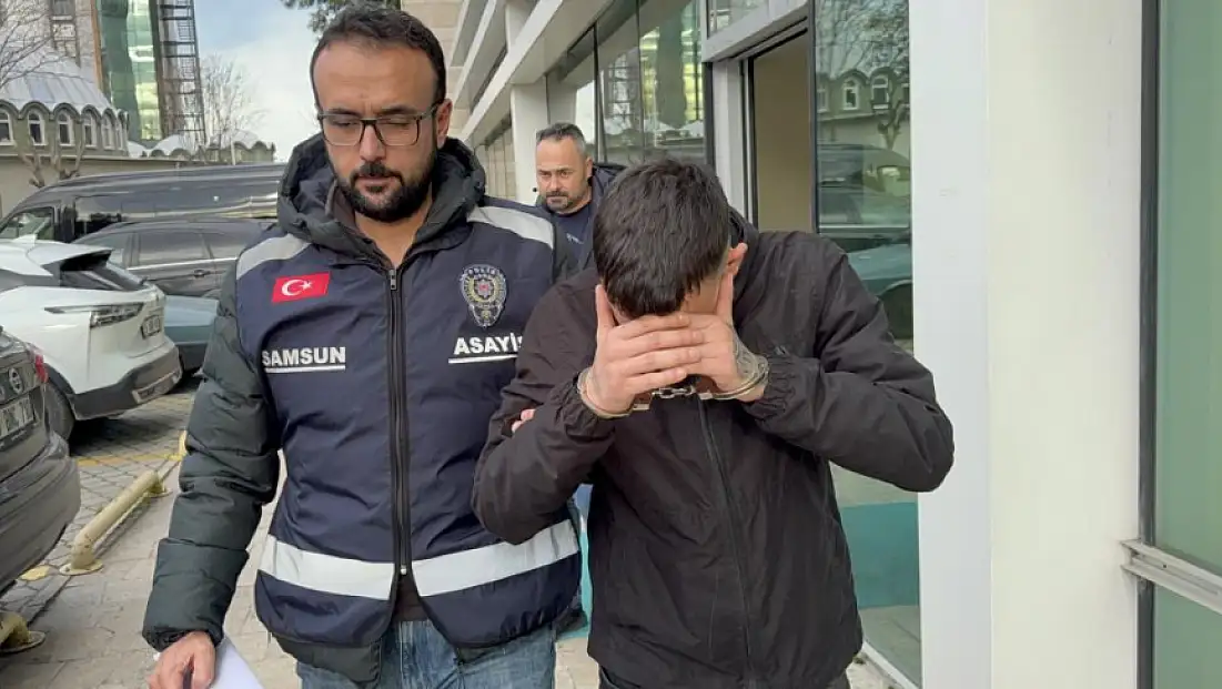 Samsun’da Gümüşçü Vitrinine Hırsız Darbesi