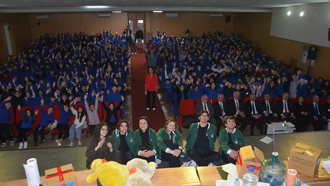 Öğrencilere tiyatro ile kooperatifçilik anlatıldı