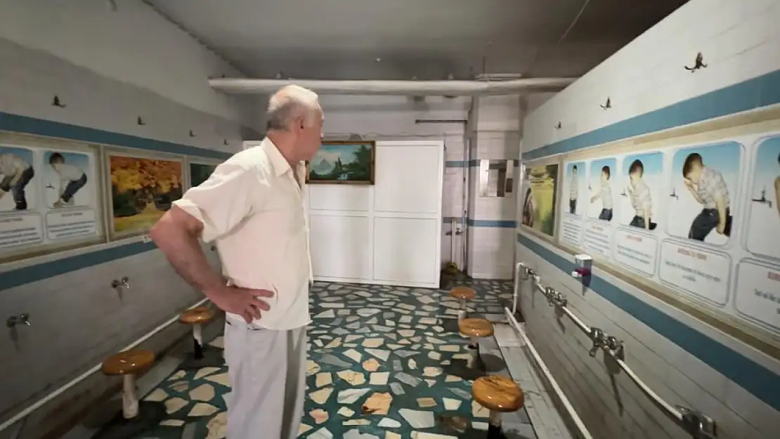 Cami Şadırvanına Girip Sabunlukları Çaldı