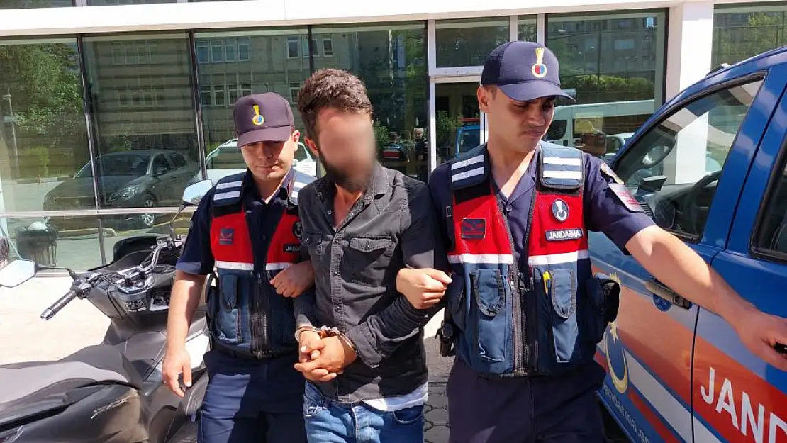 Husumetlisini vurmak isterken 2 kişiyi yaraladı