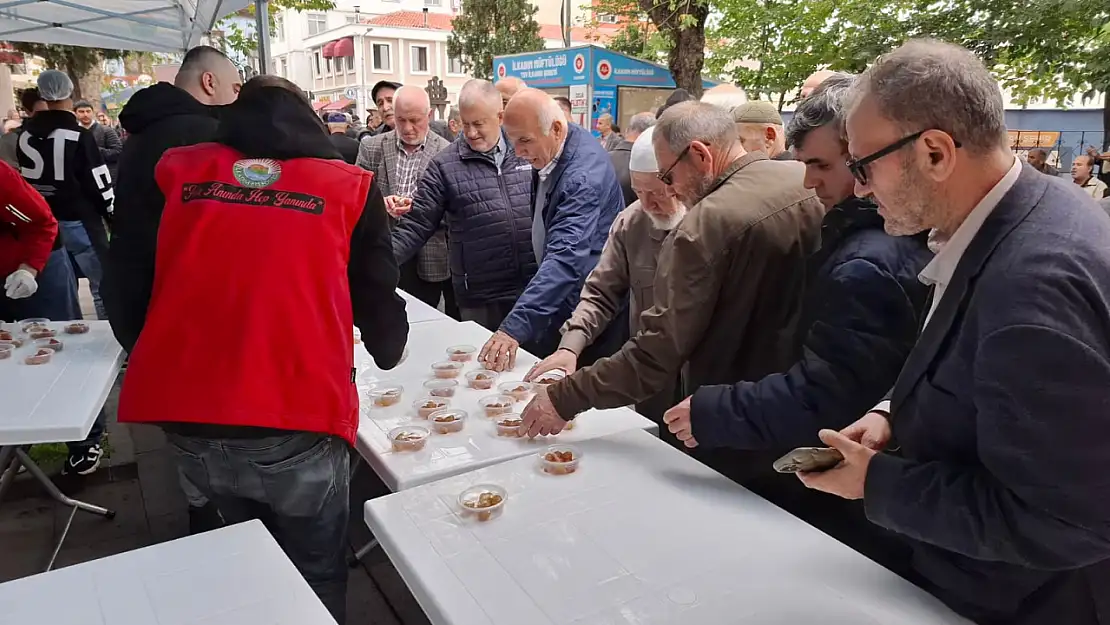 İlkadım'dan şehitler için lokma ikramı