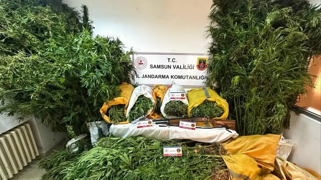 Salıpazarında Büyük Baskın: 57 Kilo Esrar!