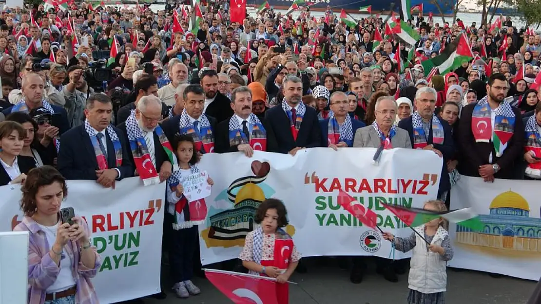 Samsun'da denizcilerden Filistin'e destek