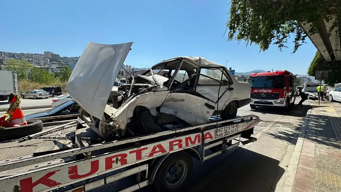 Tofaş otomobil hurdaya döndü