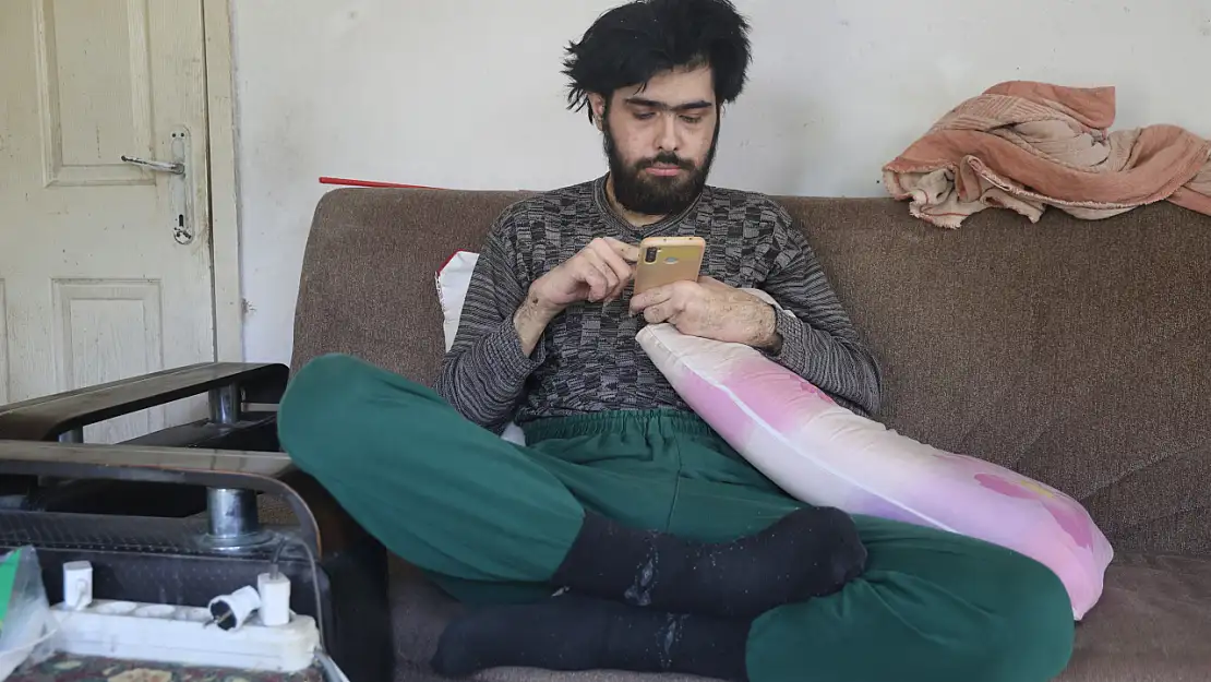 Türkiye'nin konuştuğu Barış 3 yıl sonra evden çıkıp tıraş oldu