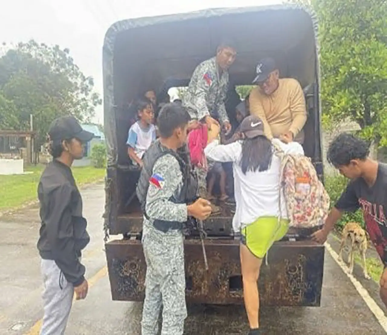 Süper tayfunda ölü sayısı 27'ye yükseldi