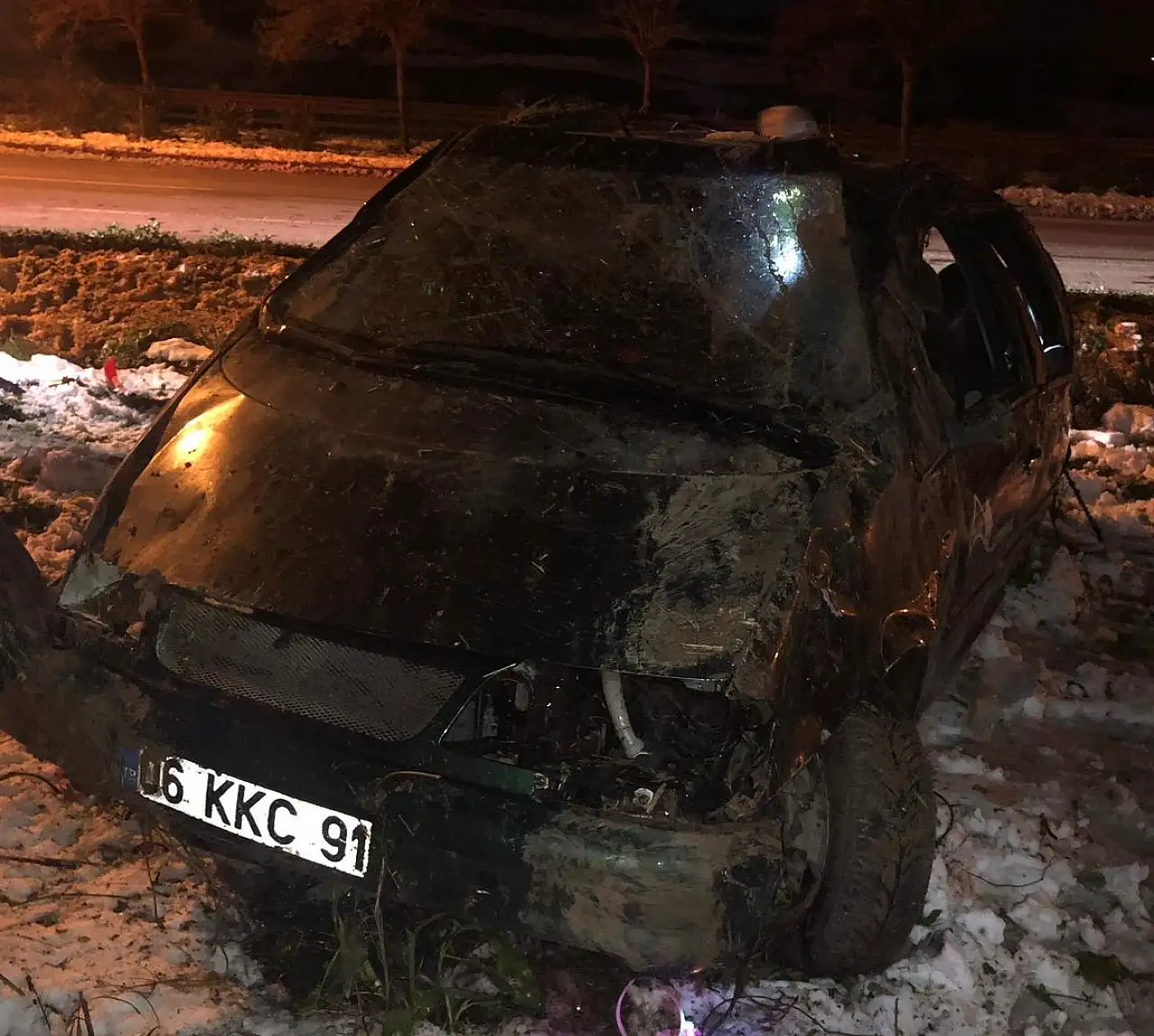 Samsun'da otomobil tarlaya devrildi: 3 yaralı