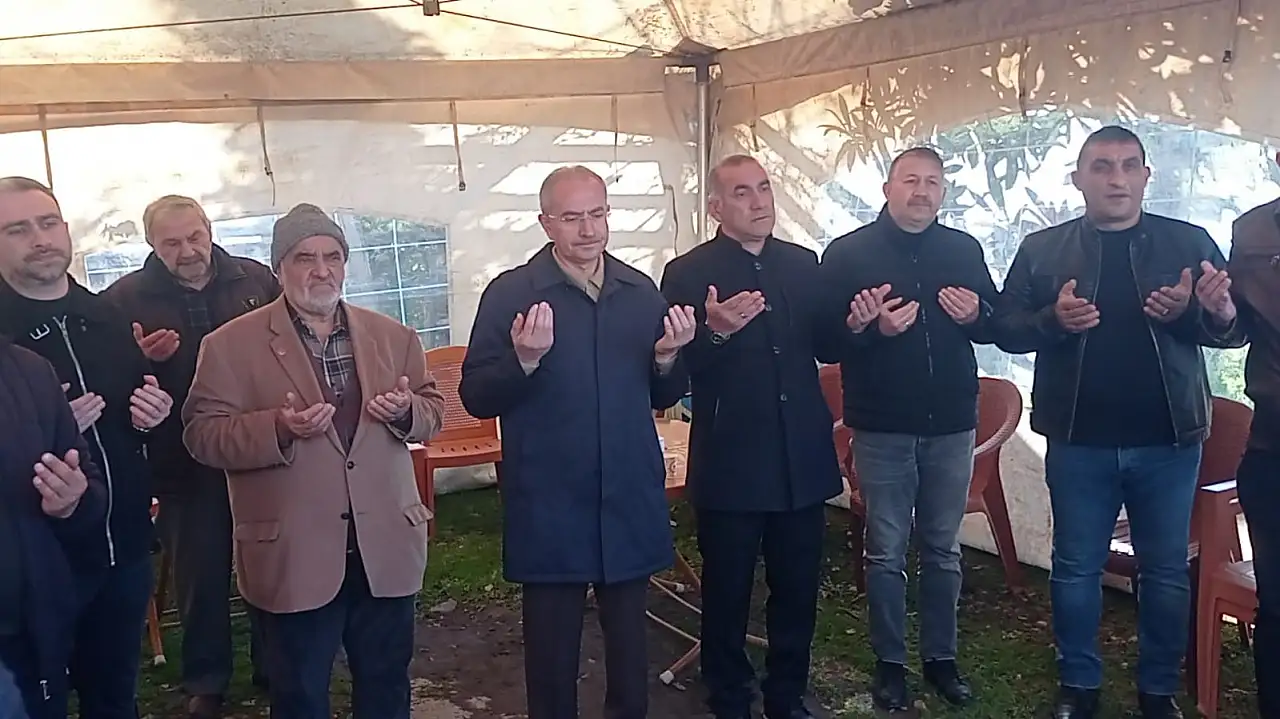 Başkan Şeker'in Annesine Son Görev