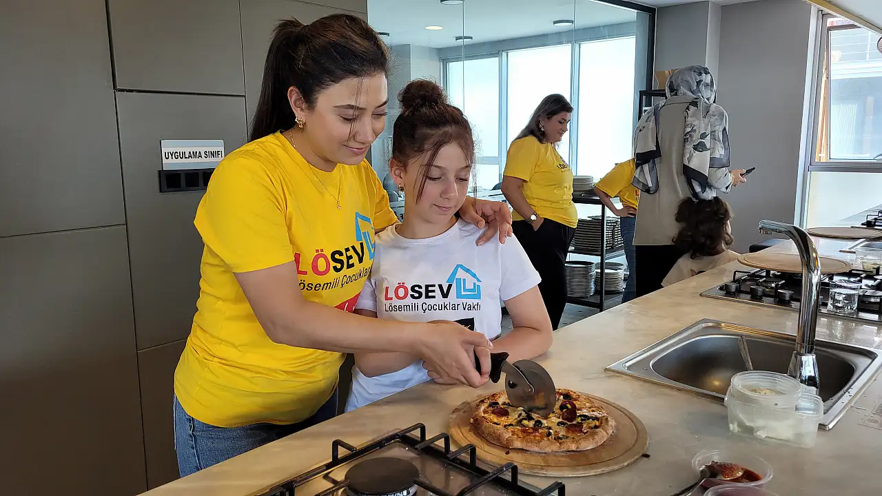 Minik Şefler Pizza Yaparak Moral Depoladılar
