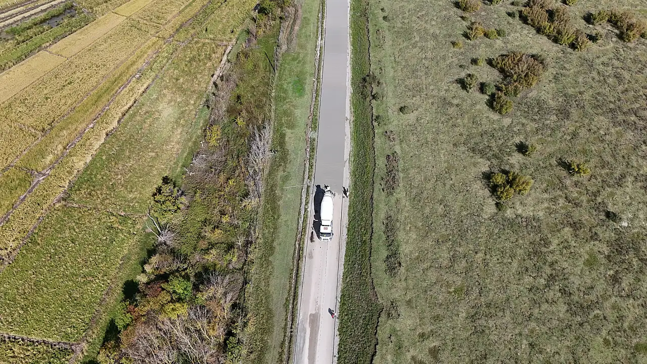 Bafra'da beton yol seferberliği devam ediyor