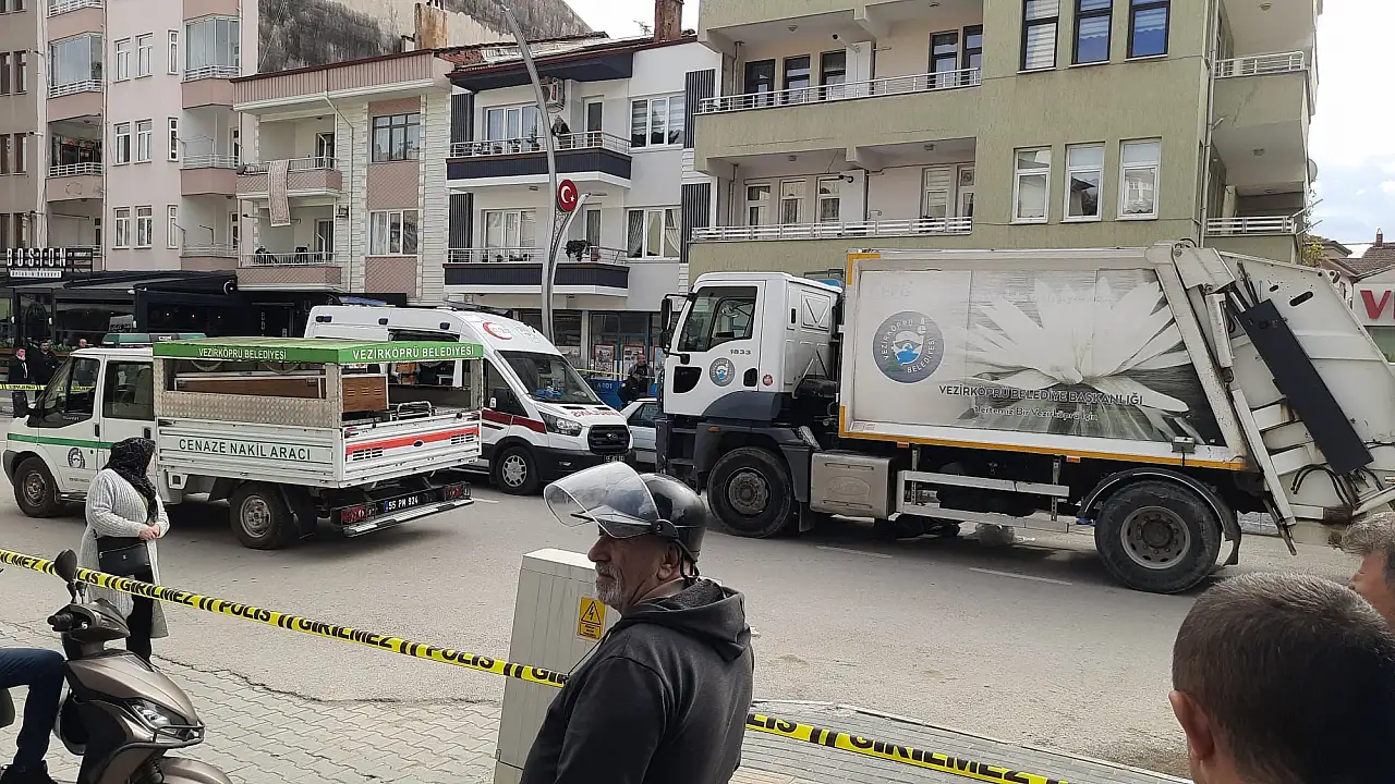 Çöp kamyonunun çarptığı yaşlı adam öldü