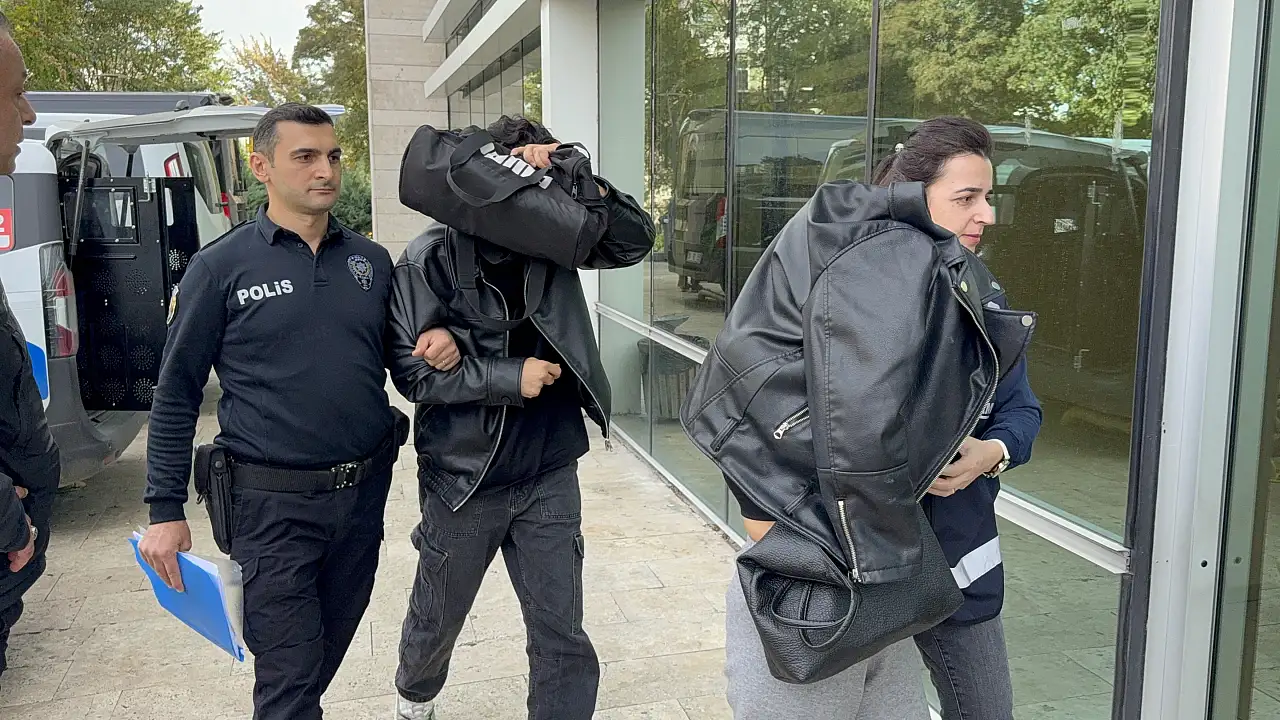 Samsun'da marketten yiyecek çalan çift yakalandı