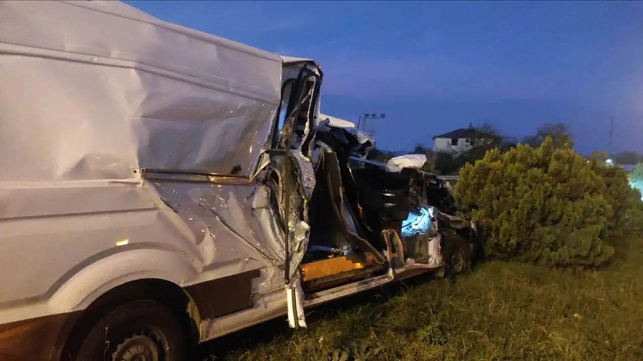 Trafik kazasında 1 kişi öldü, 1 kişi yaralandı