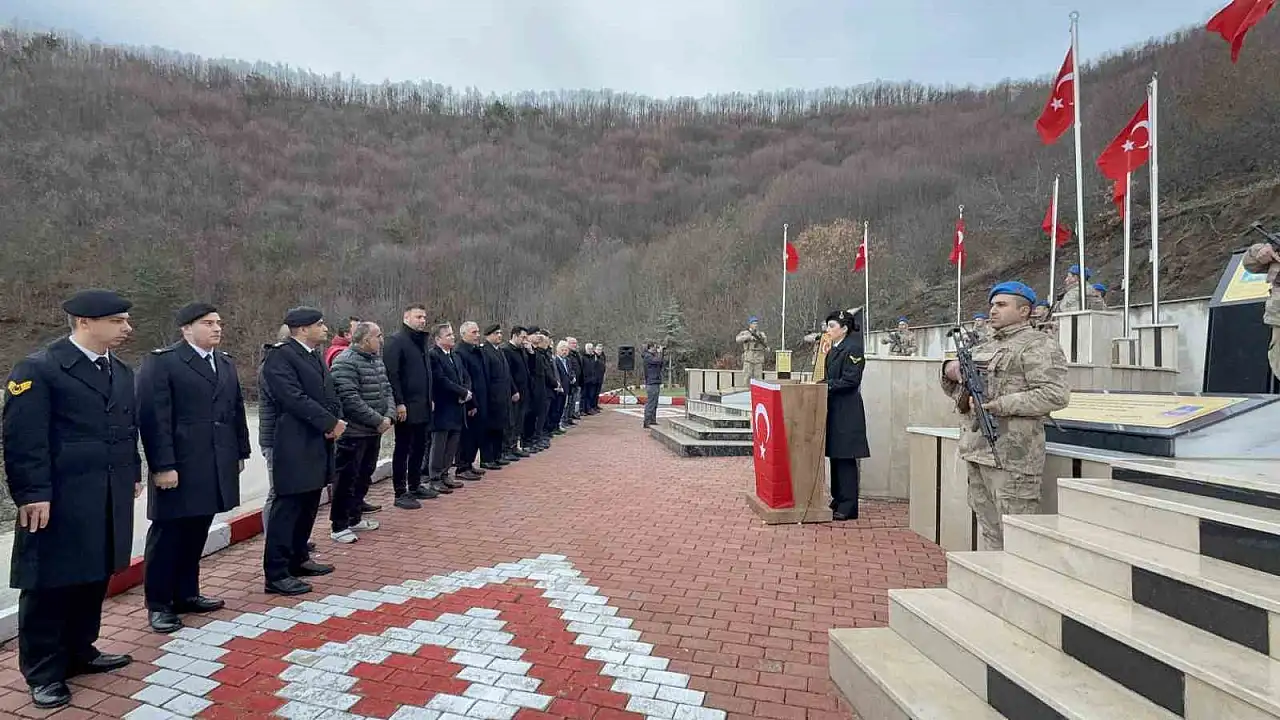 Sazak şehitleri 16 yıl sonra aynı yerde anıldı