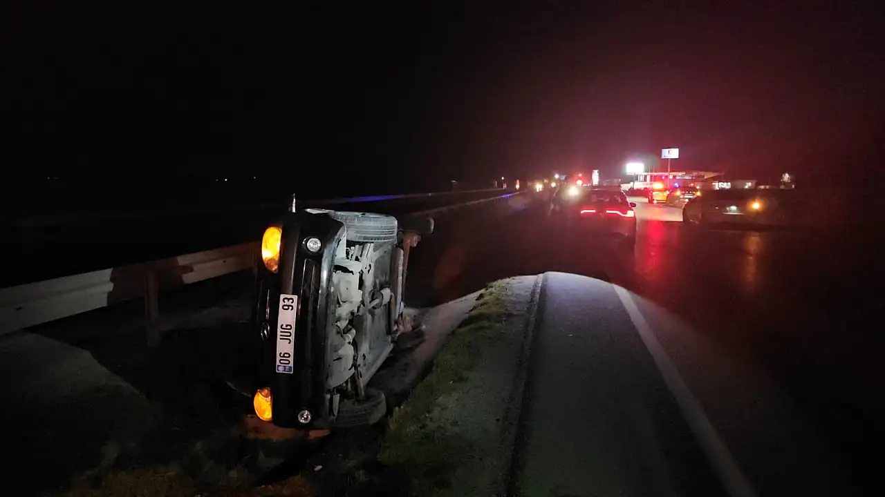 Çorum'da otomobil devrildi: 1'i bebek 3 yaralı