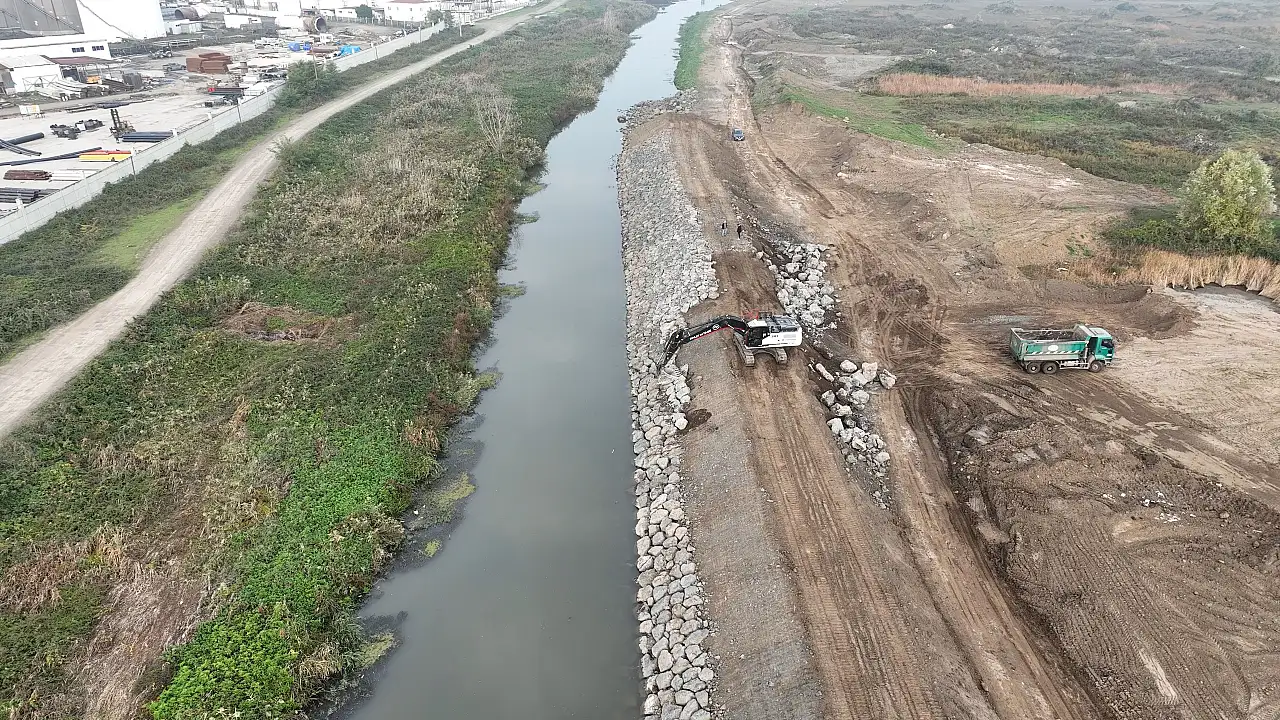 Tekkeköy Yeni OSB'de Islah ve Drenaj Çalışmaları Sürüyor