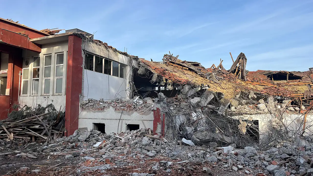 Salıpazarı, Modern Binasına Kavuşuyor : ilk adım atıldı