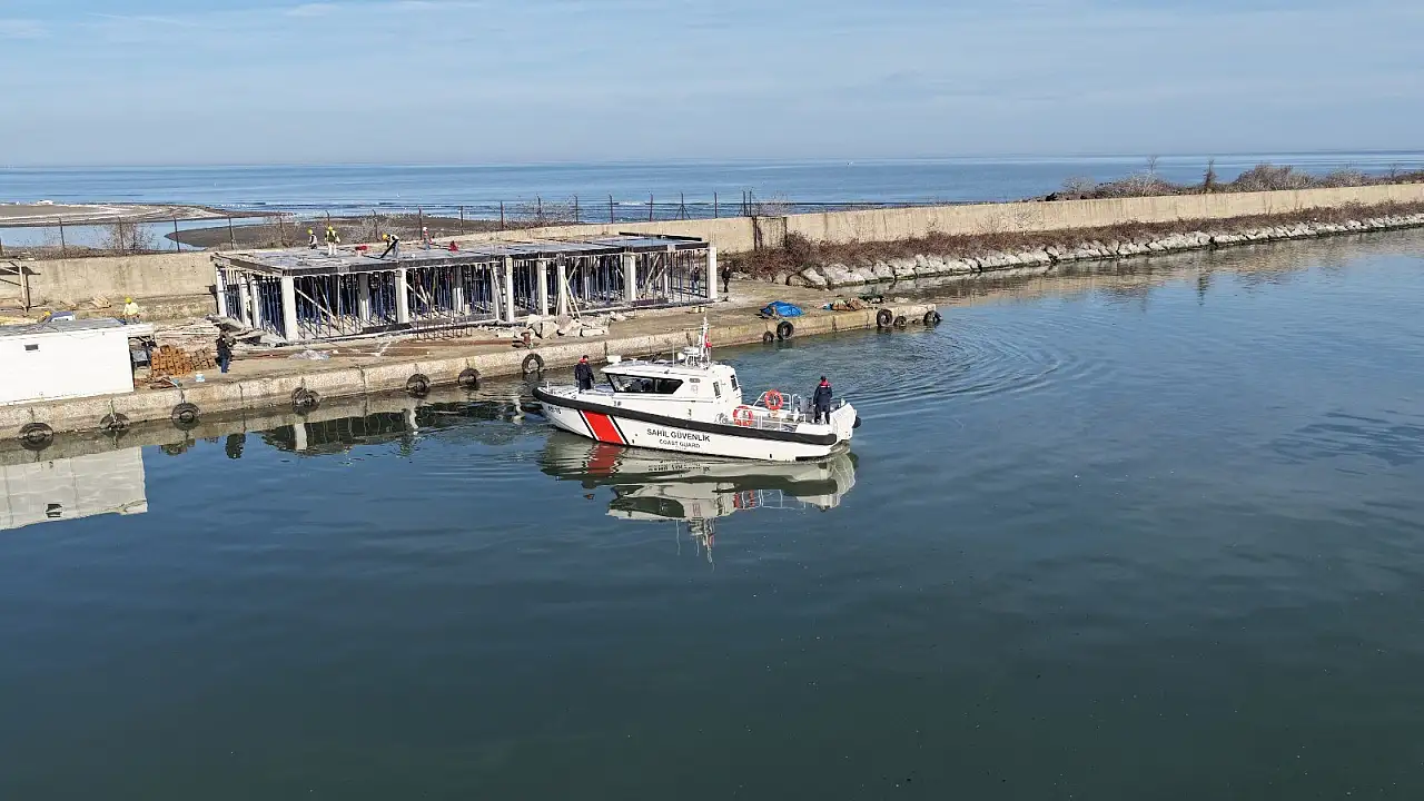 Türk karasuları Samsun'daki yüzen karakolla daha güvende