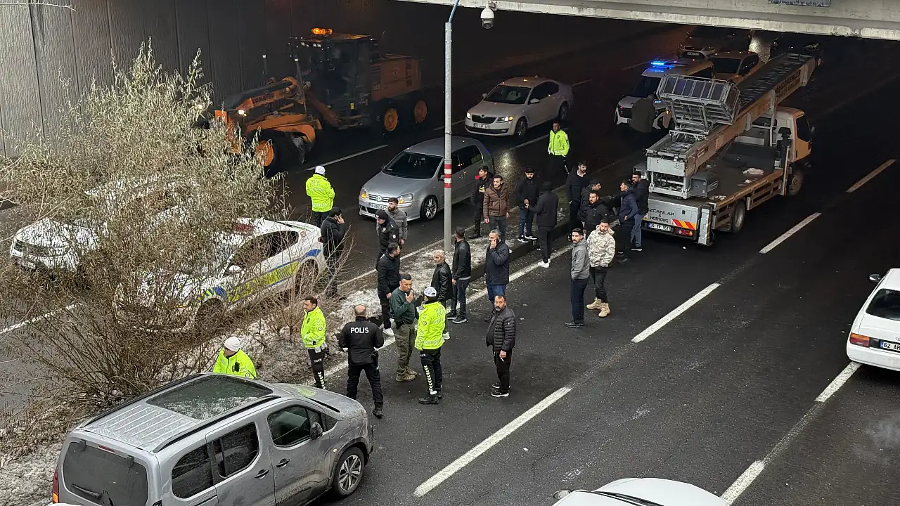 Maddi Hasarlı Kaza Kavgayla Bitti