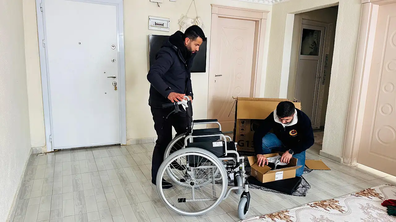 Bir Sandalye, bin gülümseme