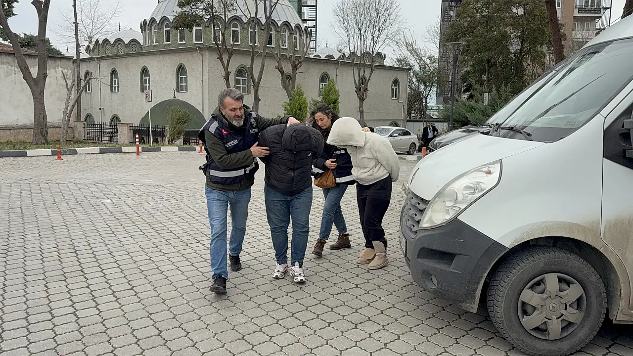 Samsun'da uyuşturucu ticaretinden 1'i kadın 2 kişi tutuklandı