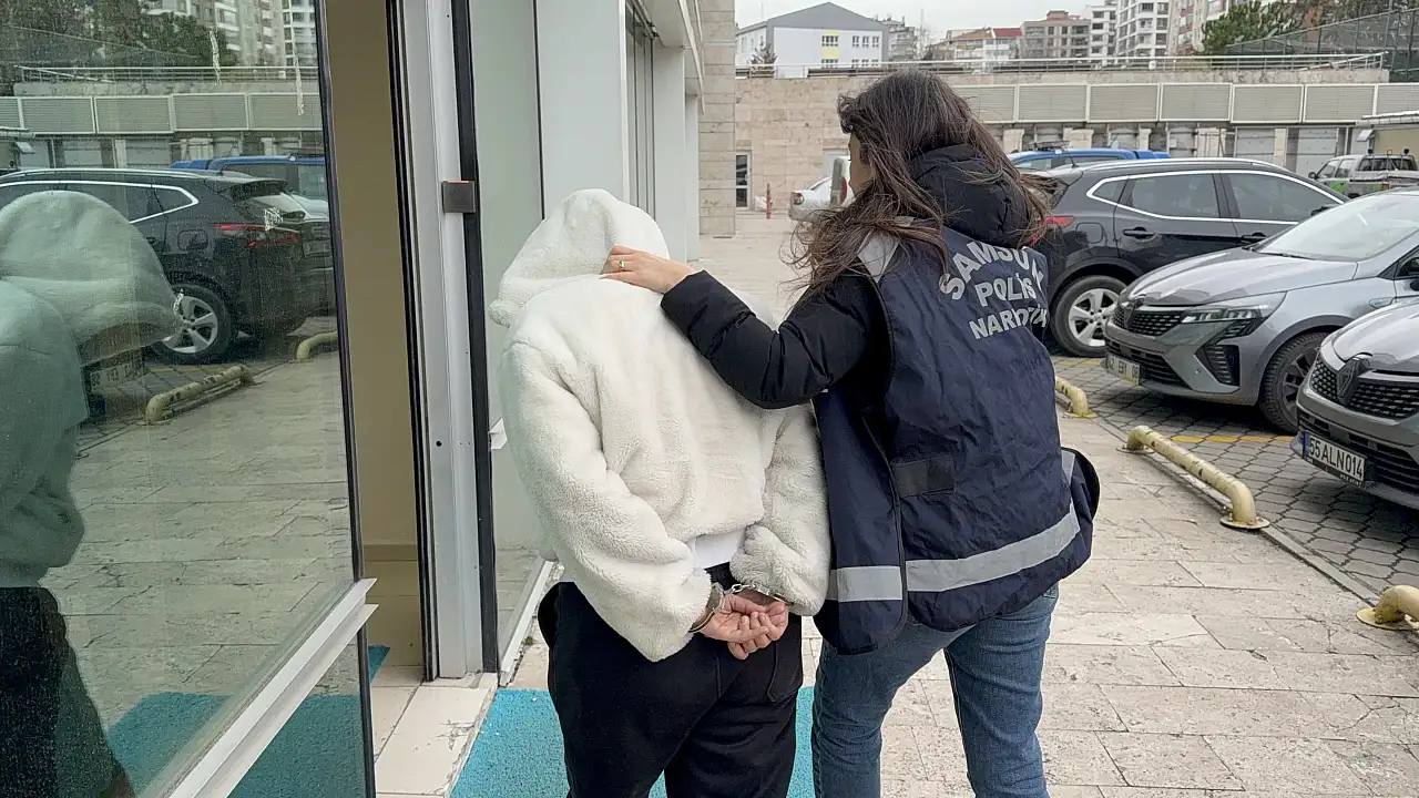 Samsun'da uyuşturucu ticaretinden 1'i kadın 2 kişi tutuklandı