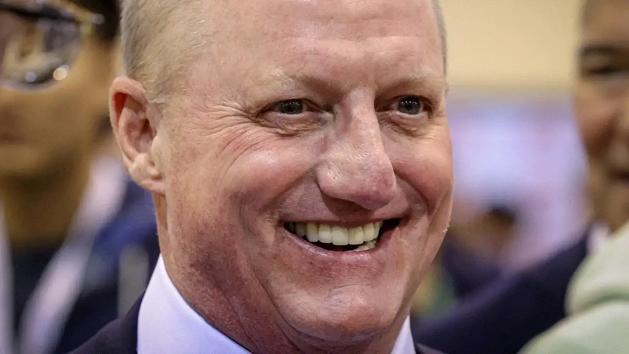 Boş Şişe Toplayarak Başladı, 1 Trilyon Dolarlık Şirketin CEO'luğuna Yükseldi