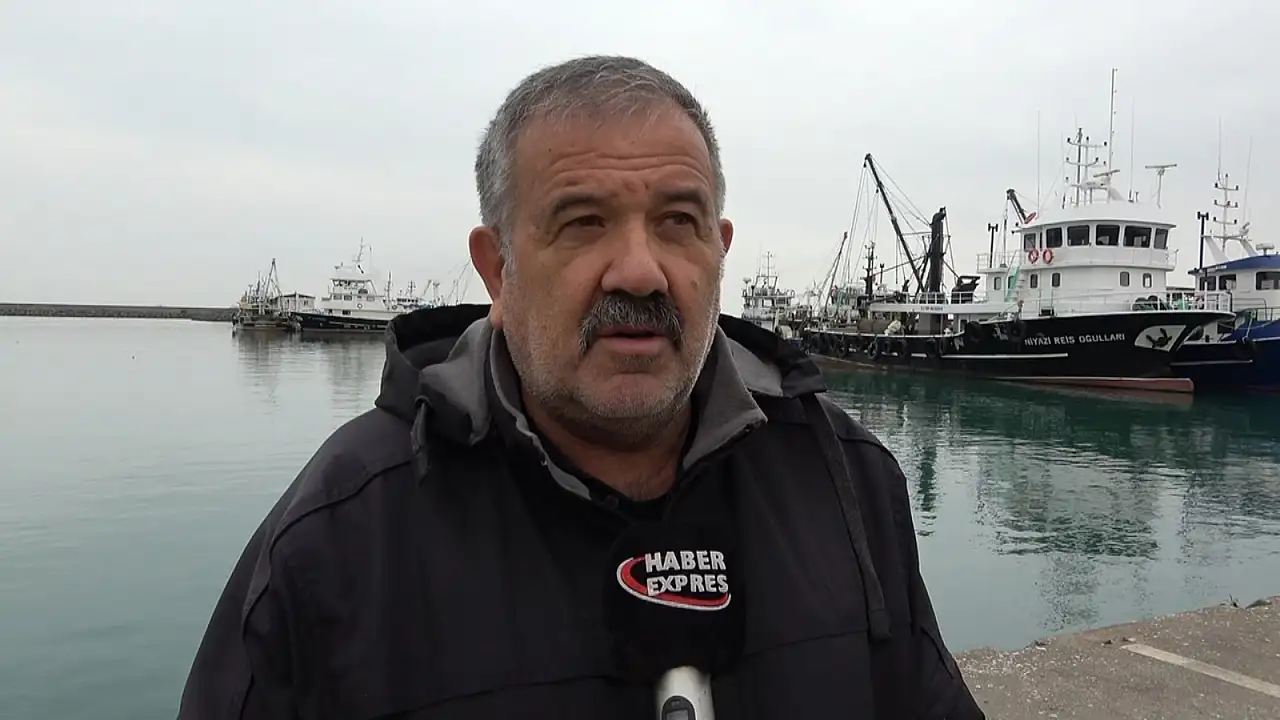 'Santim yasağı' balıkçıyı limana bağladı: 'Batı karadeniz istavrit dolu kimse avlayamıyor'