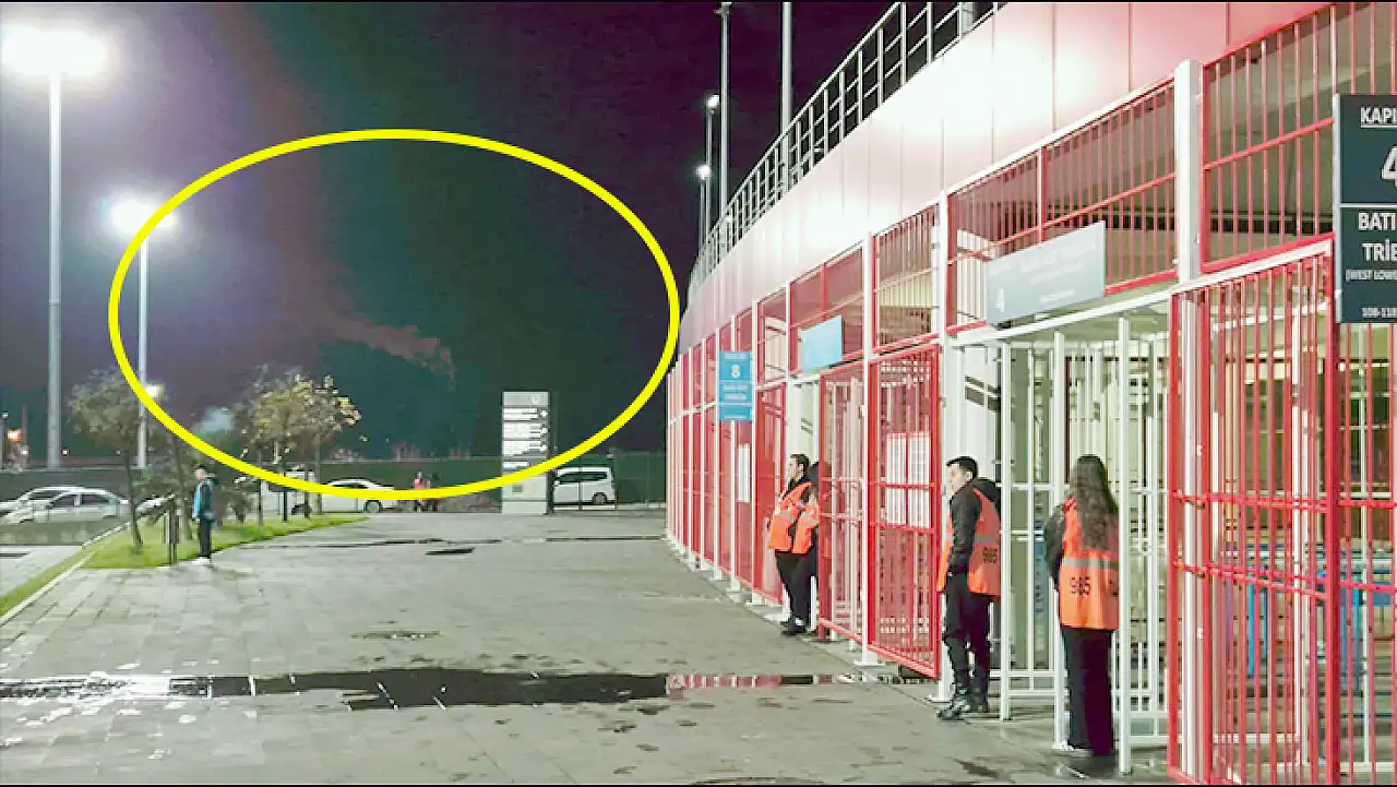 Taraftardan duman tepkisi: 'Maç keyfi zehir oluyor'