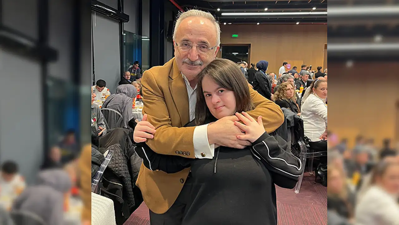 Başkan Köse engelli çocuğun kalp işaretine aynı şekilde yanıt verdi