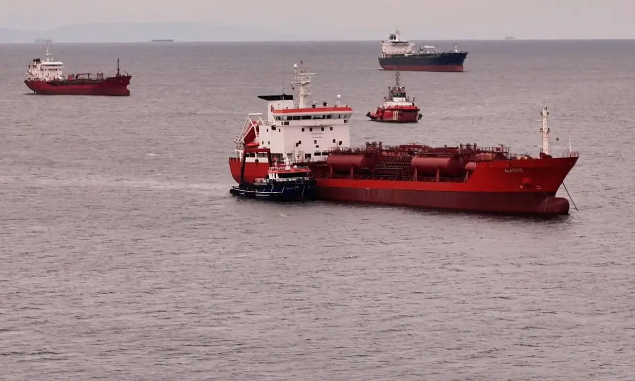 İstanbul'da Alatepe Tankeri için kurtarma çalışmaları başladı