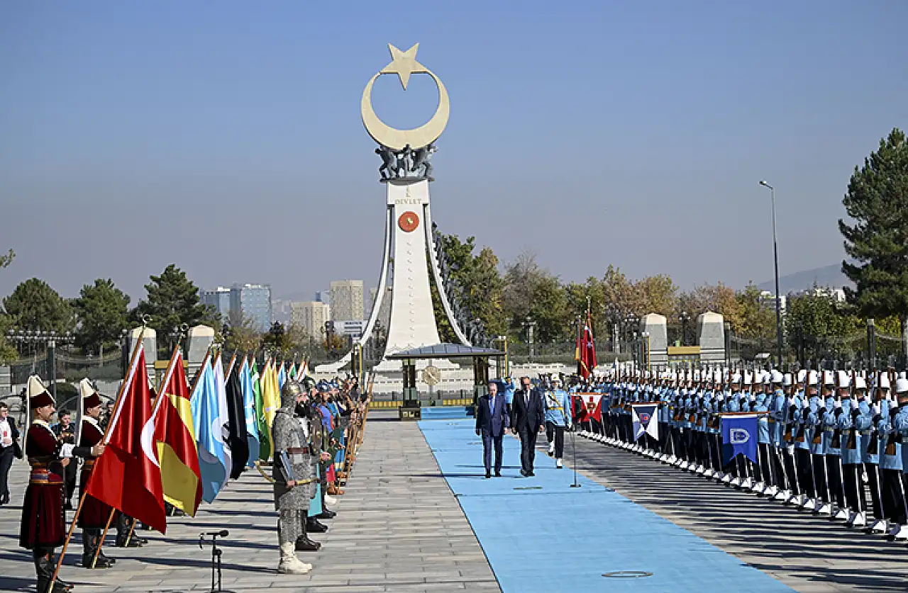 Erdoğan, Almanya Başbakanı Merz'i resmi törenle karşıladı