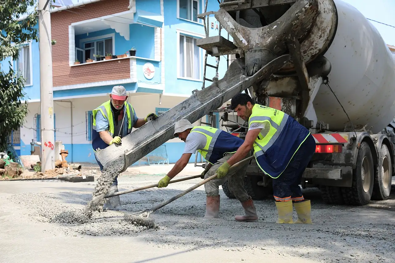 Büyükşehir'in Yol Hamlesi Hız Kesmiyor