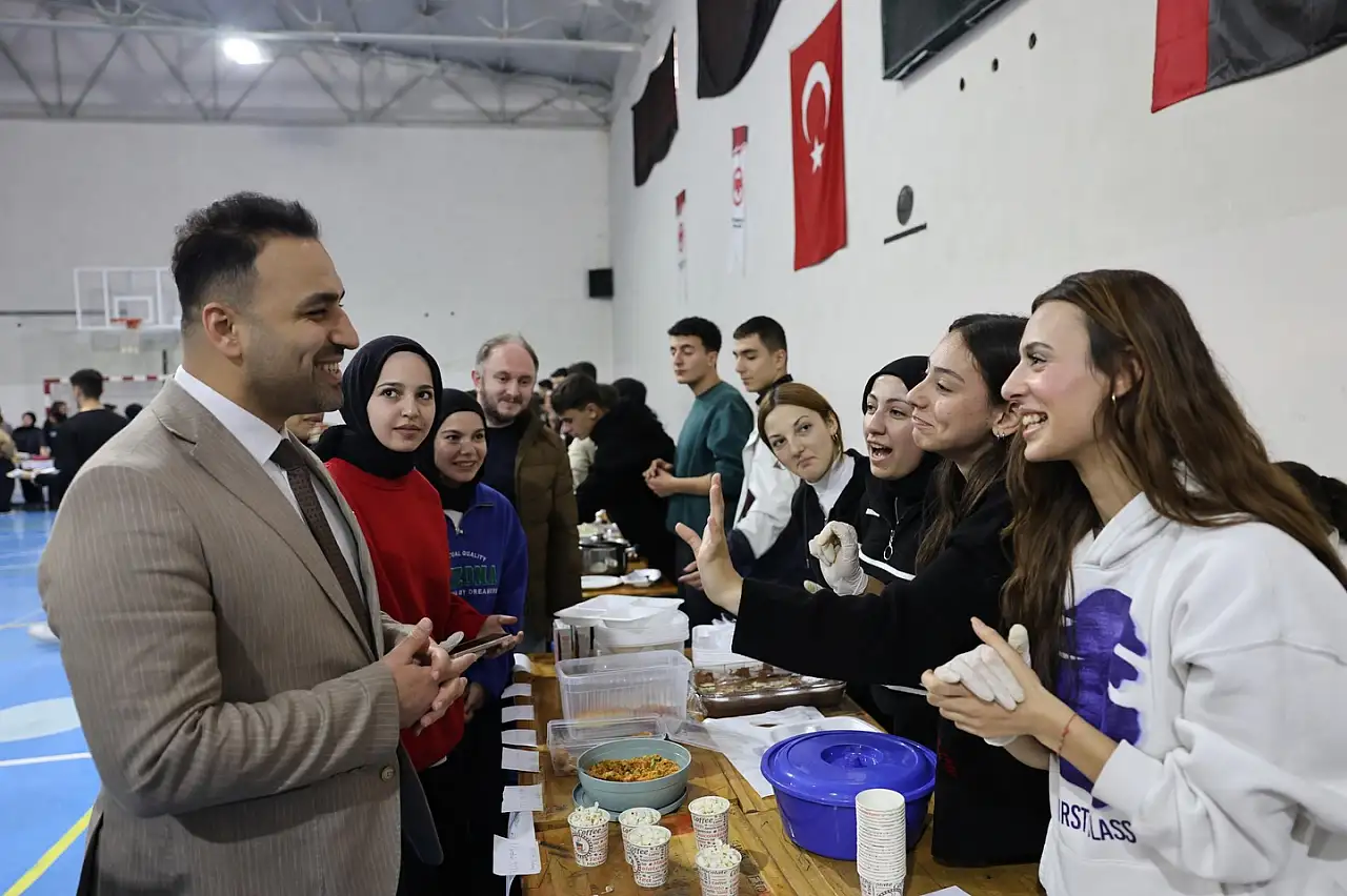 Öğrencilerden Filistin'e Destek Kermesi