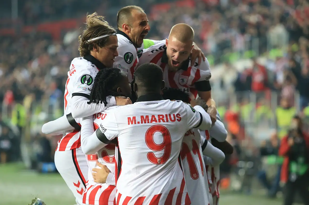 Gol erken geldi: Samsunspor 1- AEK:0