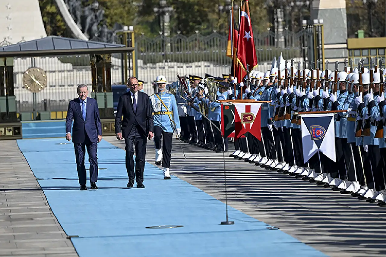 Erdoğan, Almanya Başbakanı Merz'i resmi törenle karşıladı