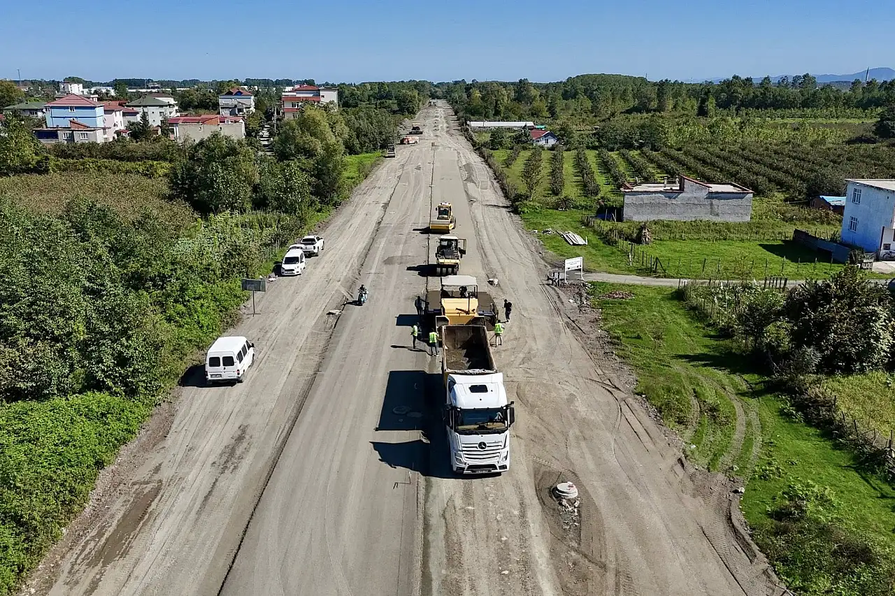 Terme'de Yeni Bulvar yolu çalışmaları devam ediyor