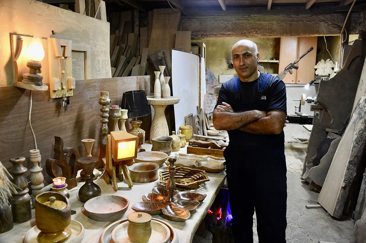 Polis Memuru Kaçar, Stresi Torna Tezgahında Atıyor