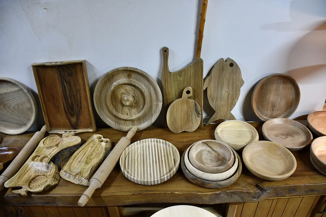 Polis Memuru Kaçar, Stresi Torna Tezgahında Atıyor