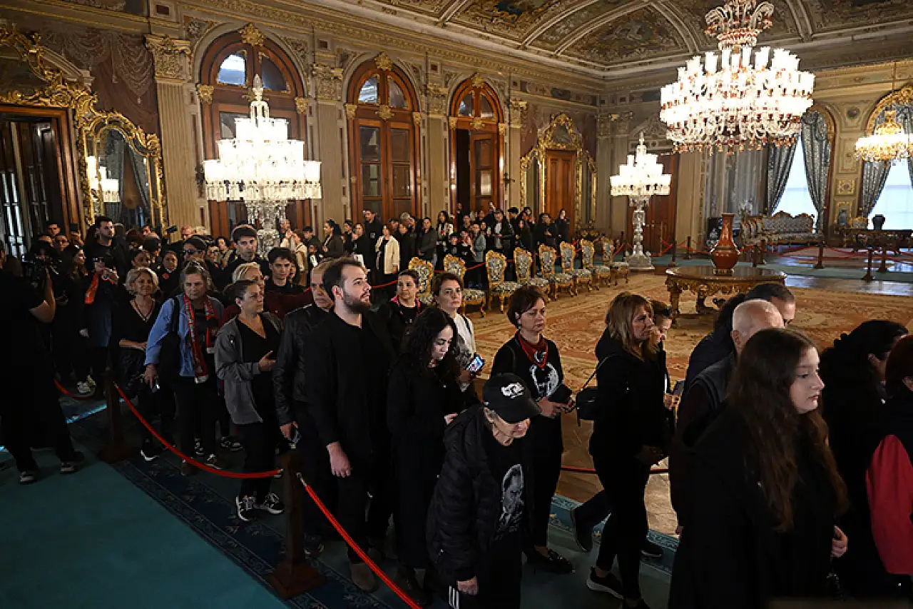 Büyük Önder Atatürk'ü anıyoruz