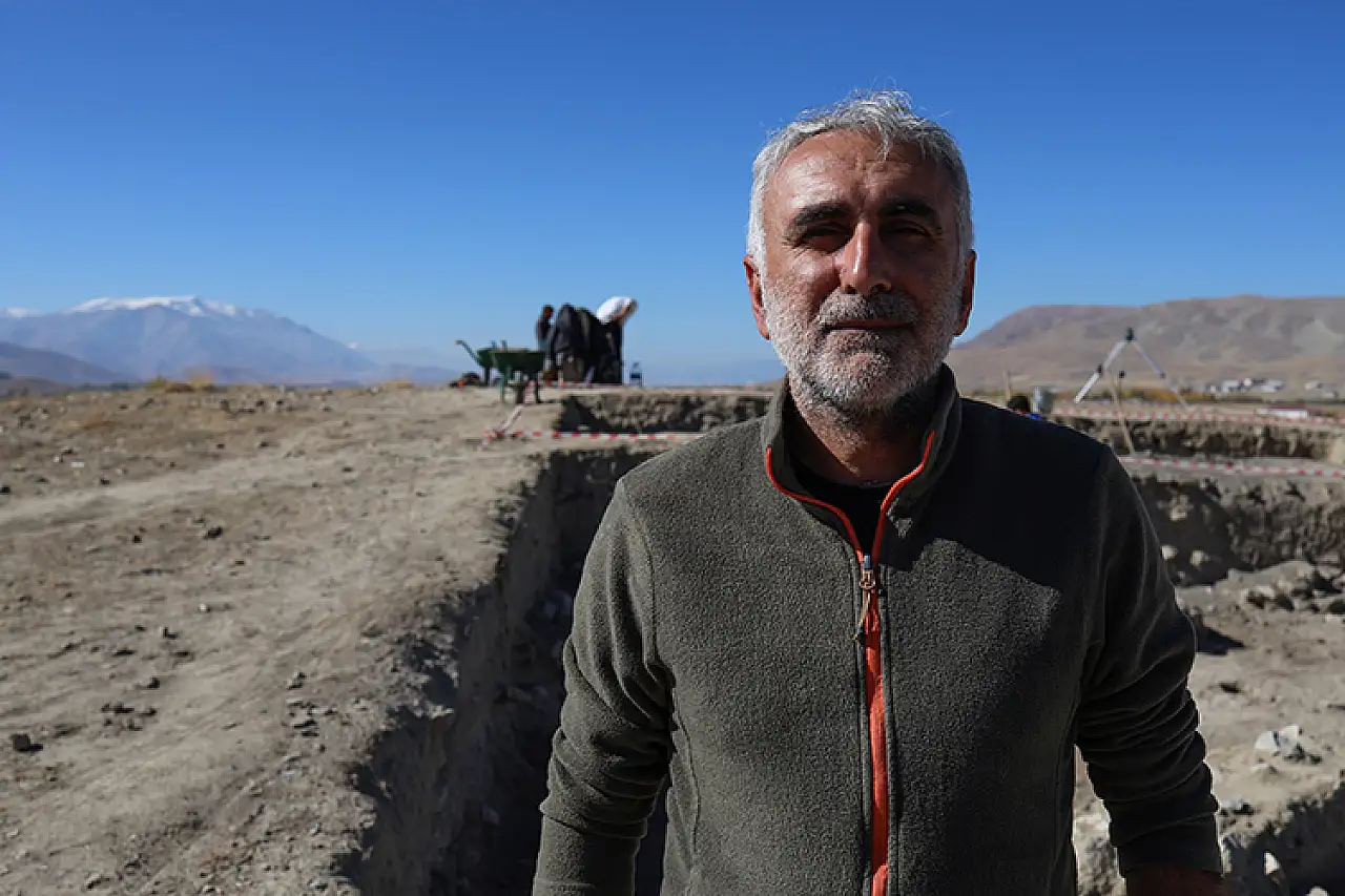 Van'daki kazılarda 5 bin yıllık karbonlaşmış arpa taneleri bulundu