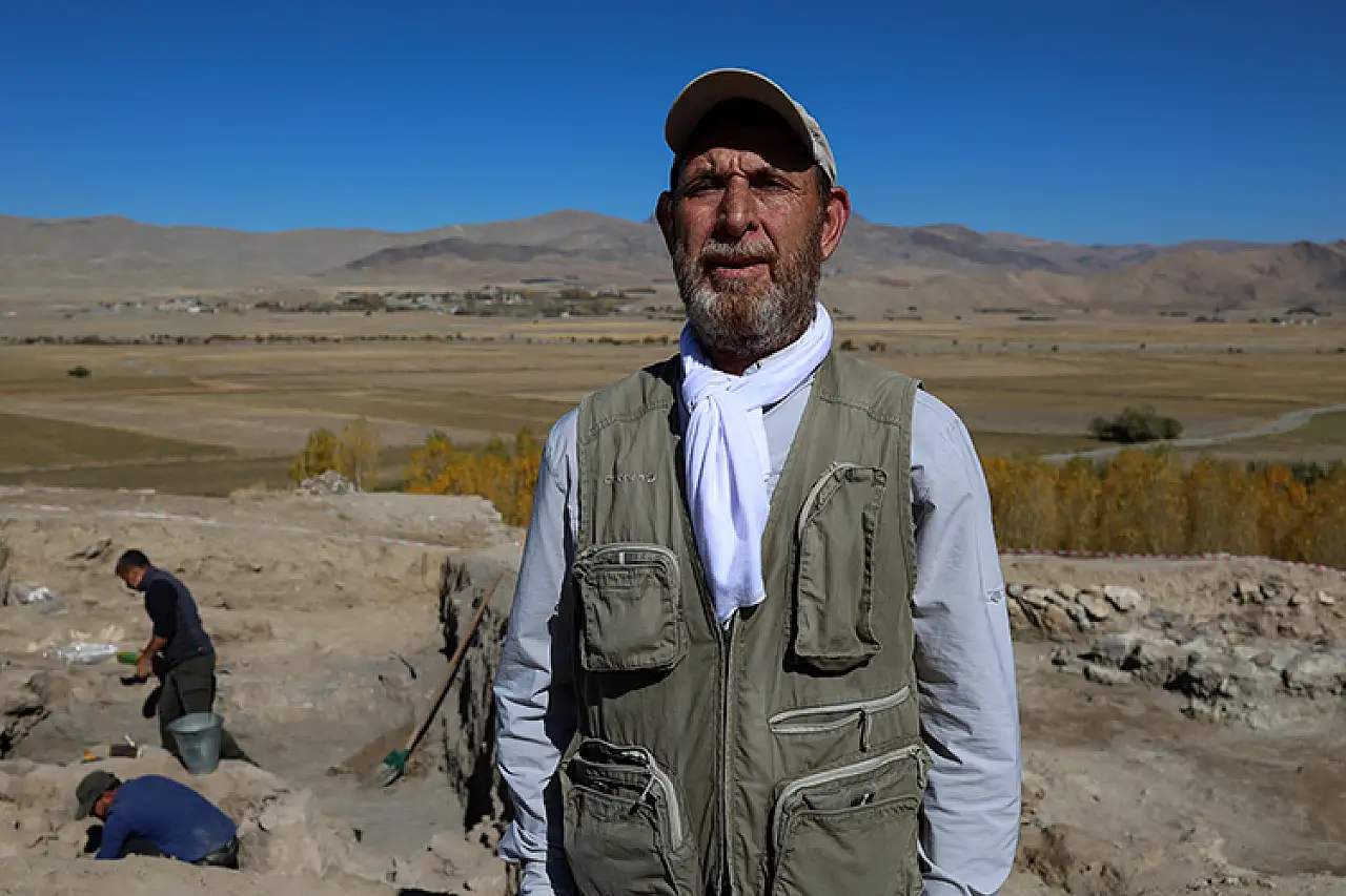 Van'daki kazılarda 5 bin yıllık karbonlaşmış arpa taneleri bulundu