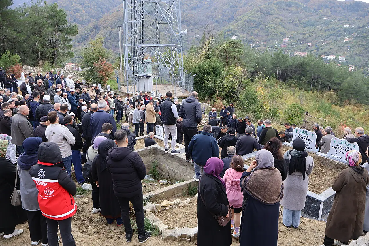 Bozkurt'ta Kaybolan Anne ve Oğlu Toprağa Verildi