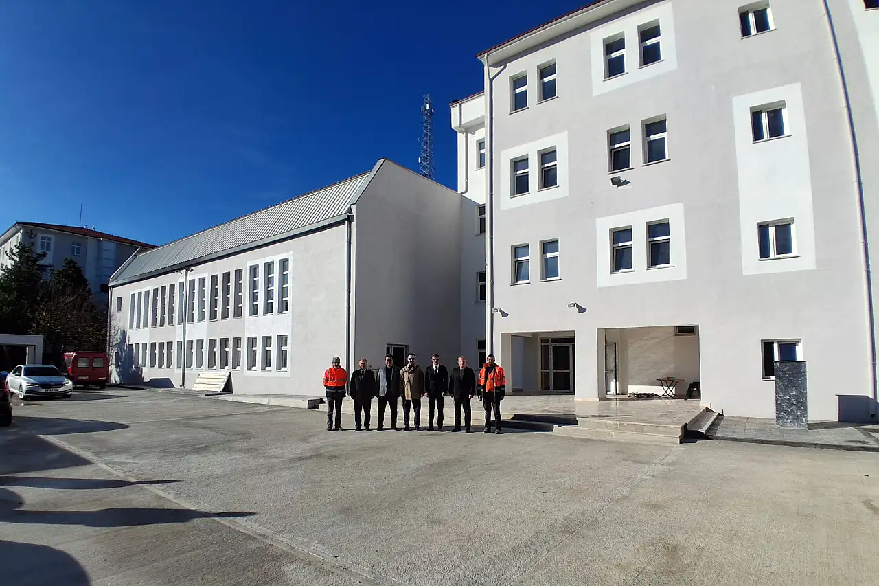 Havza Kaymakamı Ayvat, Deprem Güçlendirmesi Yapılan Okulları İnceledi