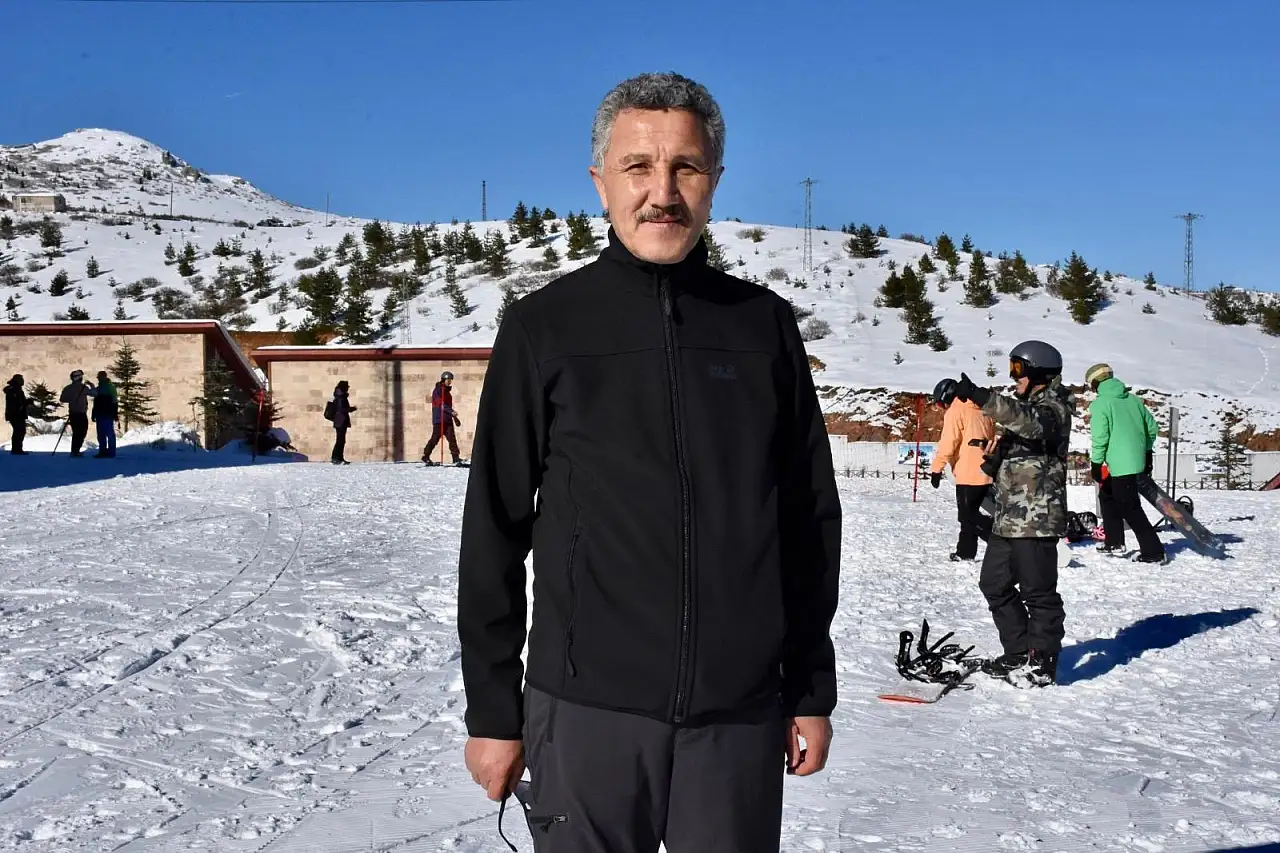 Çambaşı Kayak Merkezi'nde sezon açıldı