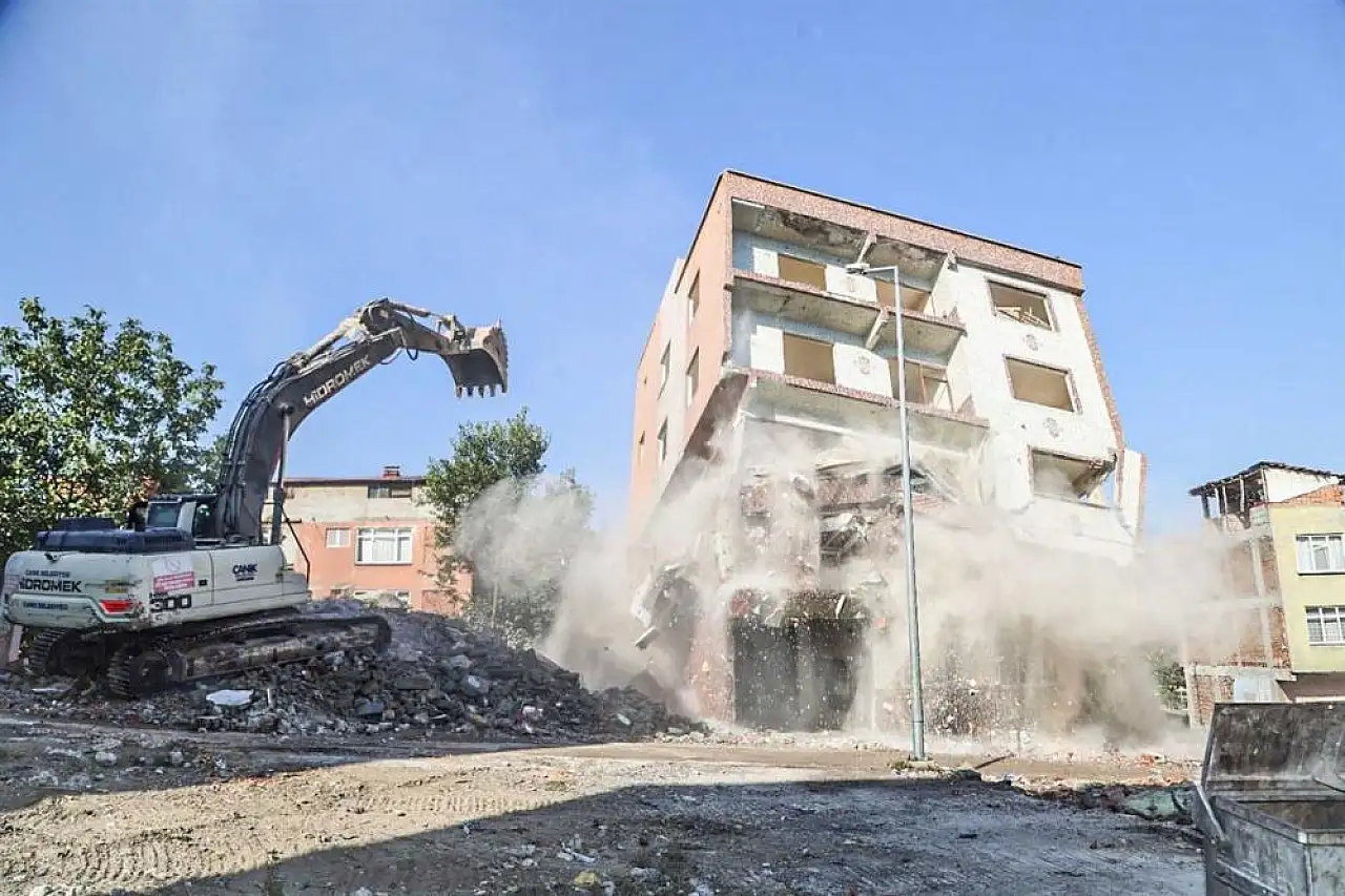 Canik'te Depreme Dayanıksız 741 Bina Yıkılıyor