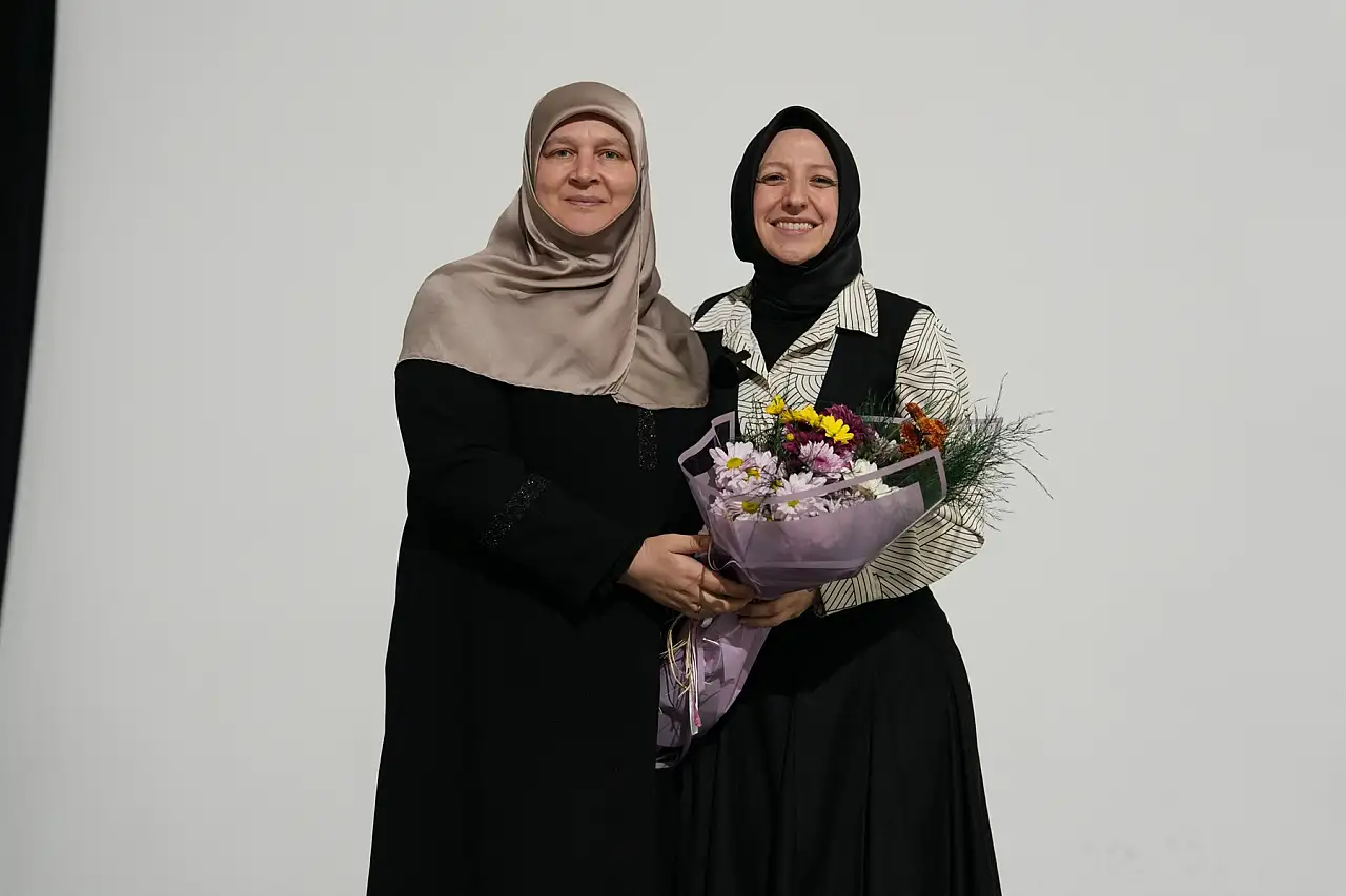 Yazar Gülcemal Bafralılarla buluştu