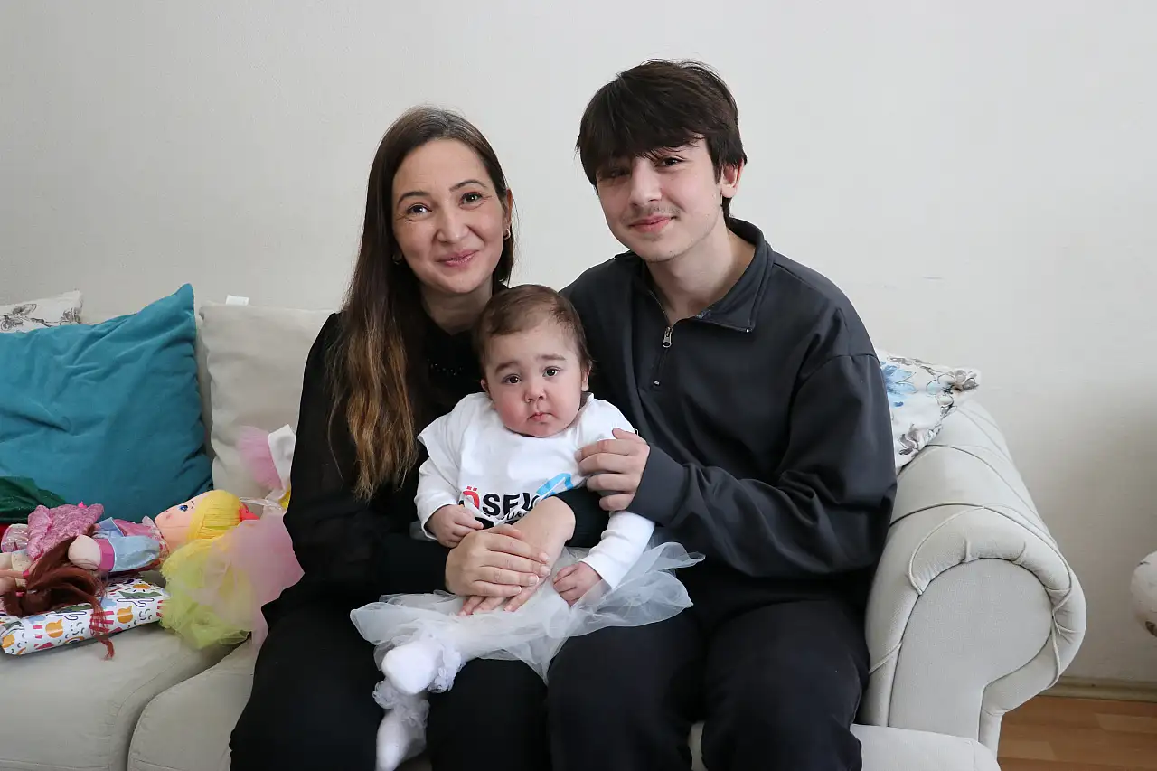 Lösemiyle savaşan Elisa Eylül, ağabeyiyle yeniden gülümsedi