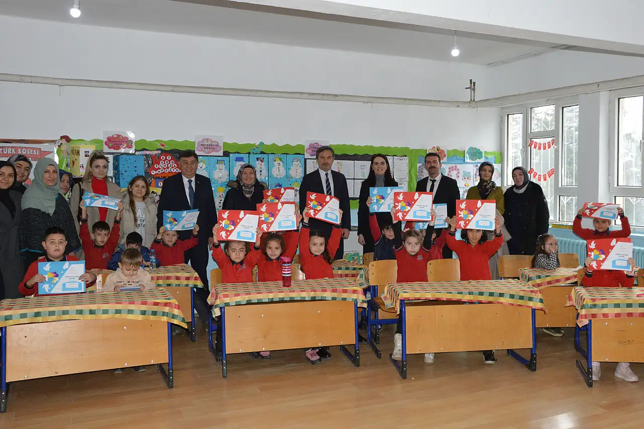 Havza'da 5 bin 409 öğrenci karne alarak tatile girdi